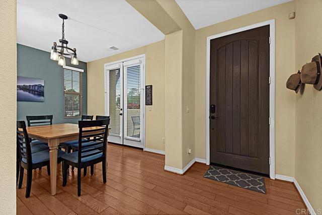 Detail Gallery Image 5 of 43 For 13518 Moonflower Meadows Trail, San Diego,  CA 92130 - 3 Beds | 2/1 Baths
