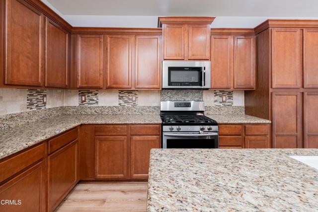 10909 Rainwater Lane, Bakersfield CA: https://media.crmls.org/mediaz/0d358758-a475-4312-abb3-ad13e6c89ea3.jpg