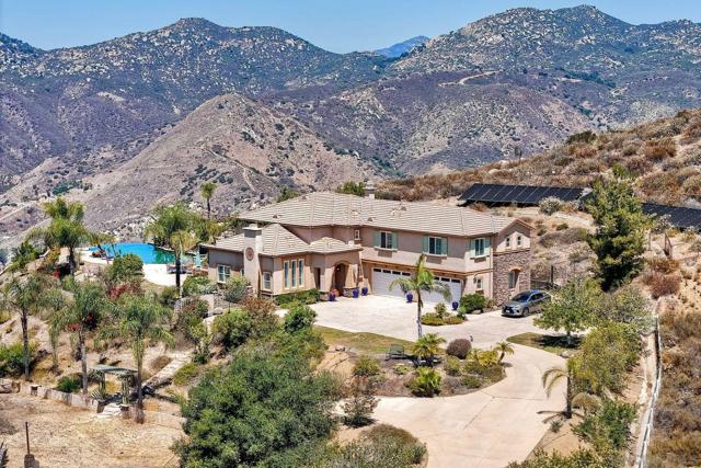 15068 Creek Hills Rd, El Cajon CA: https://media.crmls.org/mediaz/0d35b957-259d-4fd7-918d-d4dc384d0dc4.jpg