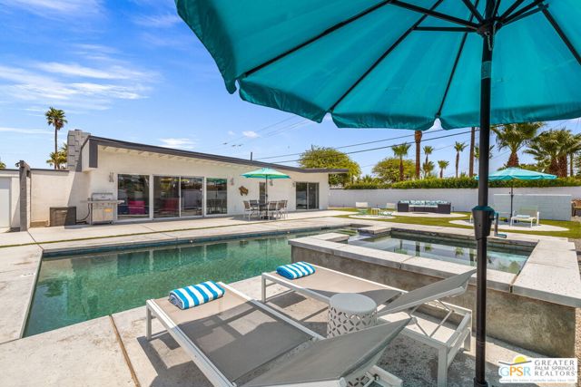 3351 E Paseo Barbara, Palm Springs CA: https://media.crmls.org/mediaz/0d37e860-3f25-4572-94a4-2bef92581c43.jpg