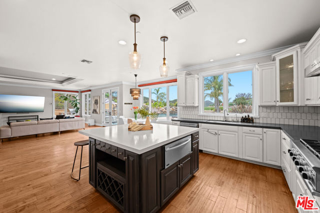 5105 Via El Cerro, Newbury Park CA: https://media.crmls.org/mediaz/0d3821a1-8da2-48de-9552-fc0f5c4f77ce.jpg