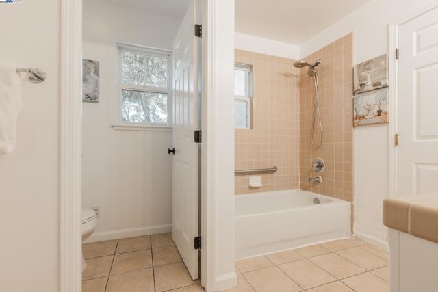 4008 Mount Vernon Pl, Dublin CA: https://media.crmls.org/mediaz/0d38b873-bf43-4ff5-afcb-4c83f415d399.jpg