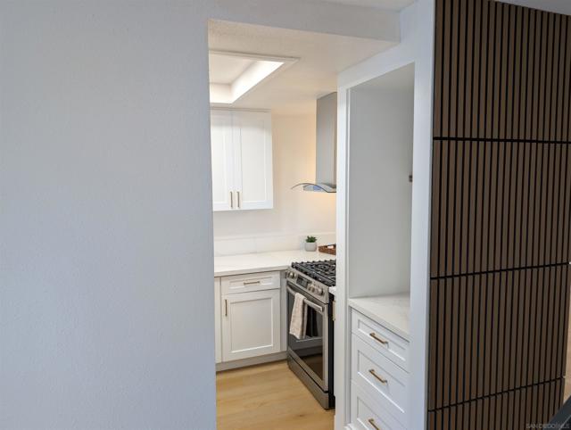 4950 Lantana Dr, San Diego CA: https://media.crmls.org/mediaz/0d38cffc-aed8-4549-9433-b0a236996af3.jpg