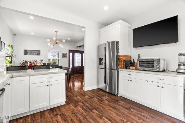 505 Palisade Street, Pasadena CA: https://media.crmls.org/mediaz/0d3918d4-7d26-4969-b7be-0182a44530aa.jpg