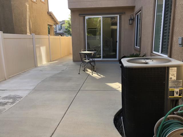 3162 Moss Landing Boulevard, Oxnard CA: https://media.crmls.org/mediaz/0d391b29-65b1-4f21-93ea-5211369a619f.jpg