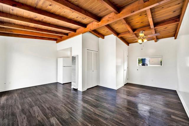 328 30 9th St, Del Mar CA: https://media.crmls.org/mediaz/0d39d504-704d-4f59-ac3c-b0758acfbd94.jpg
