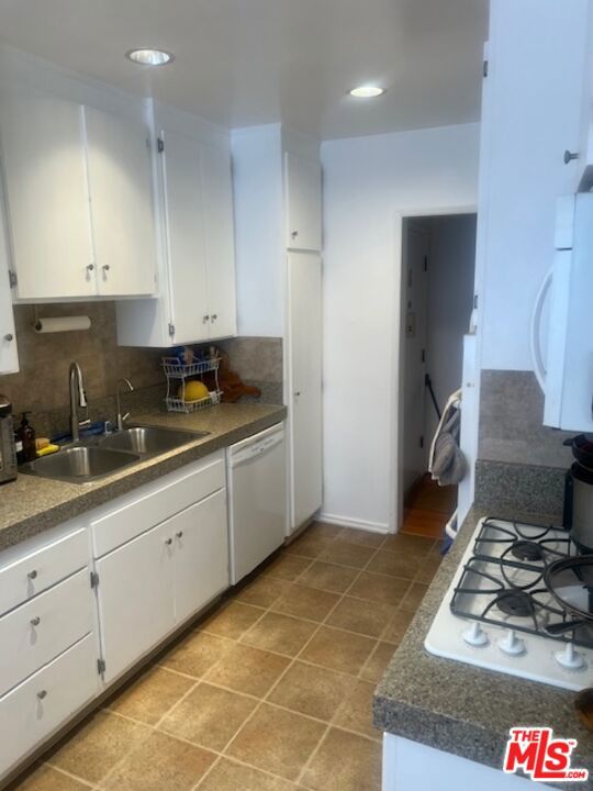 1921 Pelham Avenue, Los Angeles CA: https://media.crmls.org/mediaz/0d39e559-e04b-4347-a245-3d7c35a8a37a.jpg