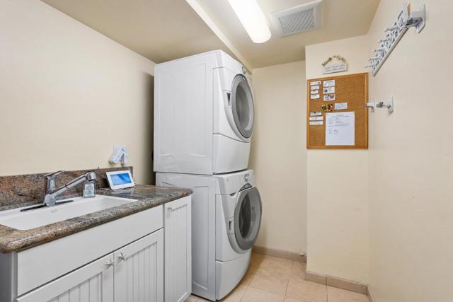 172 Monterey Dunes Way, Moss Landing CA: https://media.crmls.org/mediaz/0d3a949a-6c61-4184-9a8b-5c60101496fb.jpg