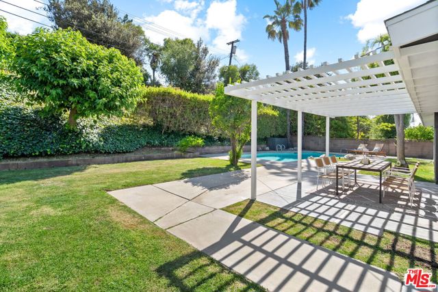 22946 Brenford Street, Woodland Hills CA: https://media.crmls.org/mediaz/0d3b5134-0bc8-4255-b697-b3bd7c374606.jpg