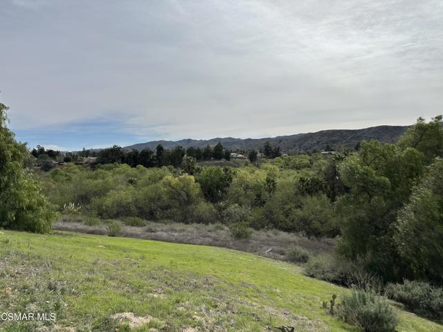 234 Country Club Drive, Simi Valley CA: https://media.crmls.org/mediaz/0d3b8f59-9853-4d3b-a203-ec4828d59e13.jpg