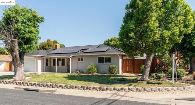 41 Belinda Dr, Pleasant Hill CA: https://media.crmls.org/mediaz/0d3c33e3-b9db-491b-bd6f-012d85f54e51.jpg