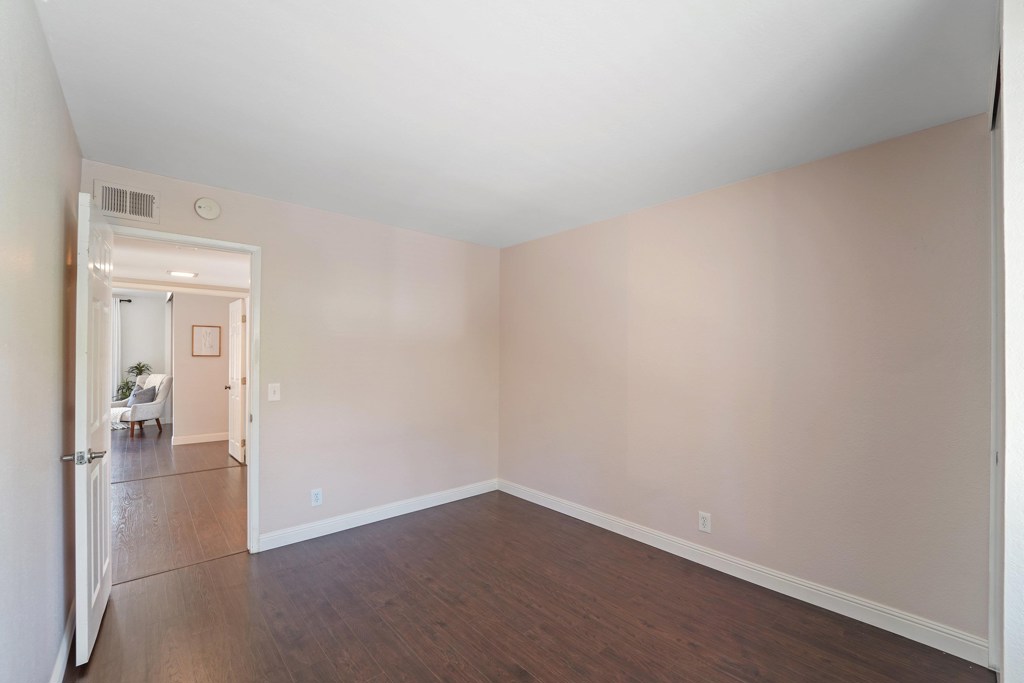 https://media.crmls.org/mediaz/0d3db0c7-682d-472d-aaae-429534ec1940.jpg?preset=X-Large