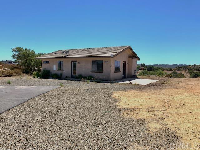 12462 Hillpoint Court, Valley Center CA: https://media.crmls.org/mediaz/0d3e2ac0-dcb0-41cb-ac8e-5d96c6c657c7.jpg