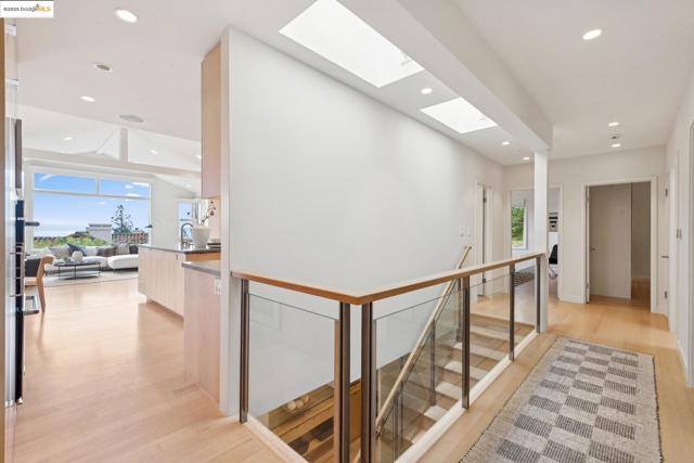 64 Crest Rd, Piedmont CA: https://media.crmls.org/mediaz/0d3e61de-78cb-4e19-b0b7-ef15fc9698cc.jpg
