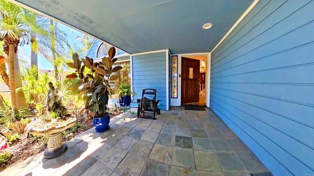 2618 Unicornio Street, Carlsbad CA: https://media.crmls.org/mediaz/0d3ec237-3db8-4395-a340-f358811a9ad6.jpg