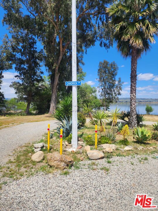 17650 Grand Avenue, Lake Elsinore CA: https://media.crmls.org/mediaz/0d3ec848-ebd4-40bf-8696-dad06188539f.jpg