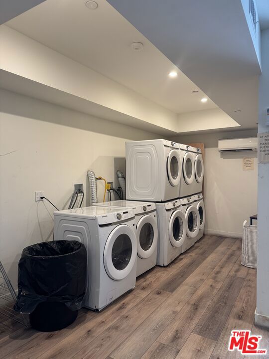 919 S Harvard Boulevard, Los Angeles CA: https://media.crmls.org/mediaz/0d3f45ff-7281-45d5-b3a8-fbe83da610f4.jpg