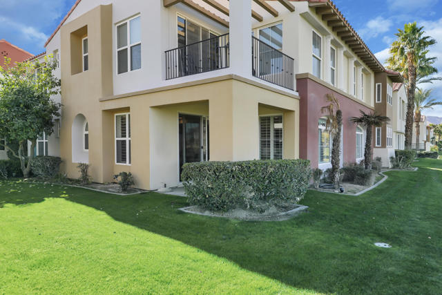 80276 Via Tesoro, La Quinta CA: https://media.crmls.org/mediaz/0d402042-6e05-4688-8477-ed7976cb6932.jpg