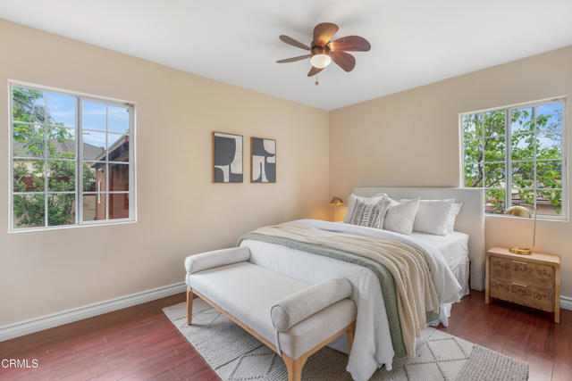 Detail Gallery Image 10 of 21 For 4806 Glenwood Ave, La Crescenta,  CA 91214 - 3 Beds | 2 Baths