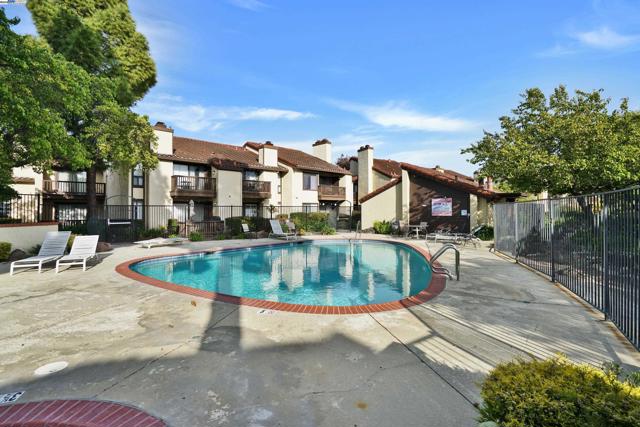 2513 Galleon Place, San Leandro CA: https://media.crmls.org/mediaz/0d40f890-1a8d-4cb4-b239-9ef11700e3e3.jpg