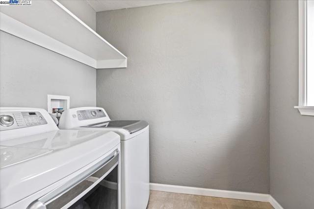 1672 Crescent Avenue, Castro Valley CA: https://media.crmls.org/mediaz/0d40fceb-172d-41f3-a559-eae2f9ca8d51.jpg