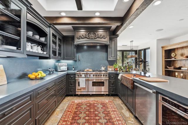 5653 Linea Del Cielo, Rancho Santa Fe CA: https://media.crmls.org/mediaz/0d418ac9-adc7-4a6e-b62c-0e6211313ee1.jpg