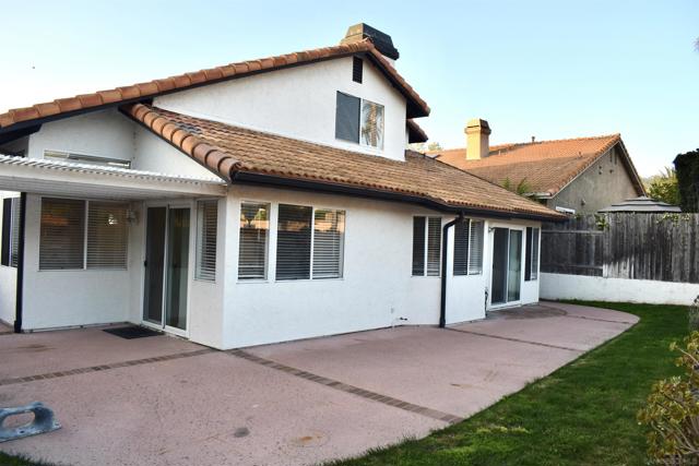 2206 Luz Way, Oceanside CA: https://media.crmls.org/mediaz/0d41a03a-0045-4556-ba61-16c32eb7c42e.jpg