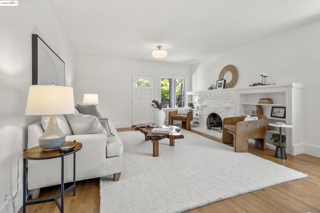 Image 3 of 60 For 2514 Mathews St