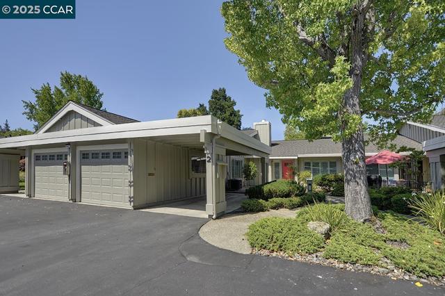 2607 Saklan Indian Dr, Walnut Creek CA: https://media.crmls.org/mediaz/0d42ff54-a78e-4bdf-ad2a-b6f0ad6d6f2e.jpg