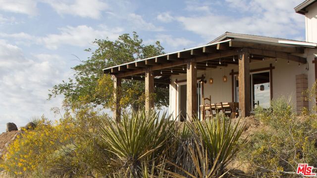 2339 Inca Trail, Yucca Valley CA: https://media.crmls.org/mediaz/0d4349d5-2f1e-46d5-b687-1a31cc42b383.jpg