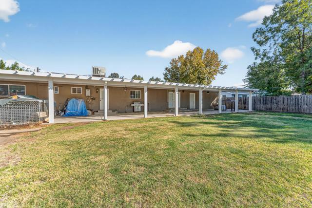 1110 California Avenue, Dos Palos CA: https://media.crmls.org/mediaz/0d43525c-3e32-4e5c-92eb-04b53e9ba747.jpg