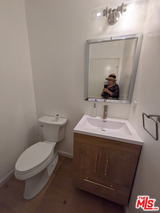 https://media.crmls.org/mediaz/0d43f4ec-2df9-4b32-9c98-1a88742e4216.jpg?preset=X-Large