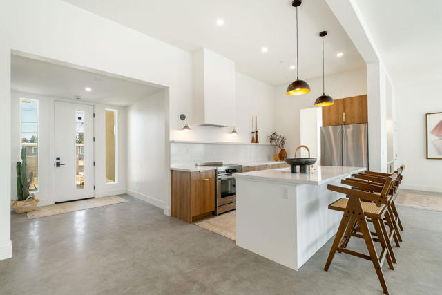 361 W Sunview Avenue, Palm Springs CA: https://media.crmls.org/mediaz/0d448dcf-750e-4057-8993-281e3cf9fdf6.jpg