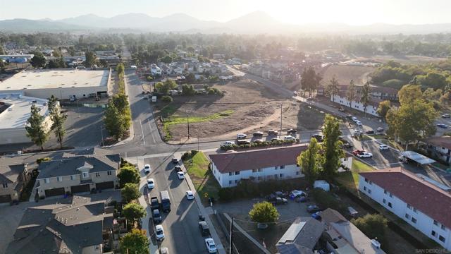 1 Roberston, Ramona CA: https://media.crmls.org/mediaz/0d44e308-9ec3-413e-9269-08fbe4a3acd9.jpg