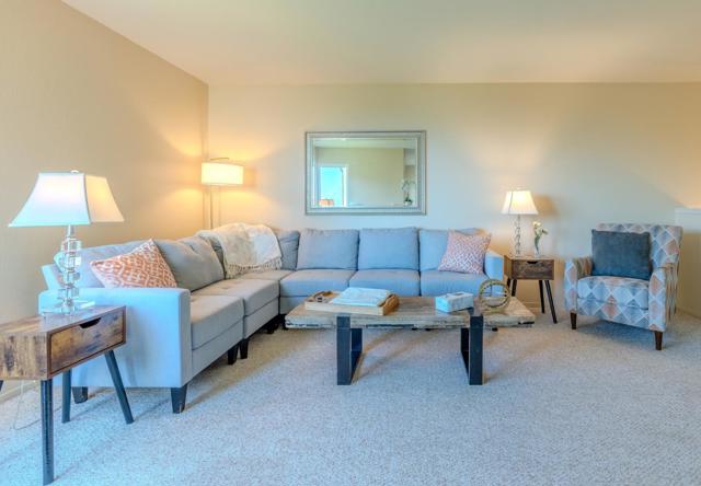 945 Fassler Avenue, Pacifica CA: https://media.crmls.org/mediaz/0d45e626-7dd5-4f58-b6ef-df0d4a3e87e3.jpg