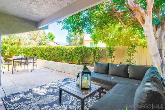 2223 Caminito Preciosa Sur, La Jolla CA: https://media.crmls.org/mediaz/0d45ec7a-1bbd-4de4-8287-3e7a6776b855.jpg