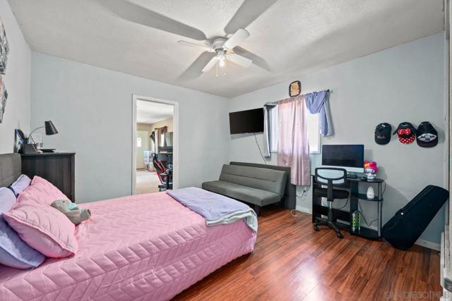 124 E View St, Fallbrook CA: https://media.crmls.org/mediaz/0d4606b9-bd8d-40de-a651-e1dd87007ec2.jpg