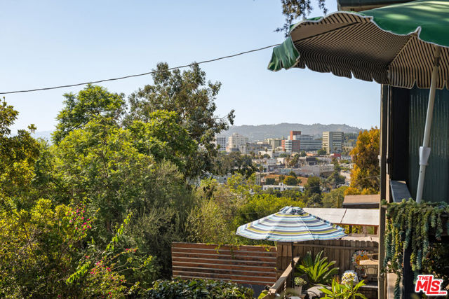 3801 Effie Street, Los Angeles CA: https://media.crmls.org/mediaz/0d472531-b0c4-4a2c-b2b1-d626ae622837.jpg