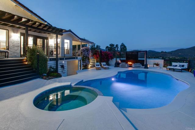 19950 Elfin Forest Ln, Escondido CA: https://media.crmls.org/mediaz/0d473aea-6d2b-4adb-ba98-5a6f1c0be5a7.jpg