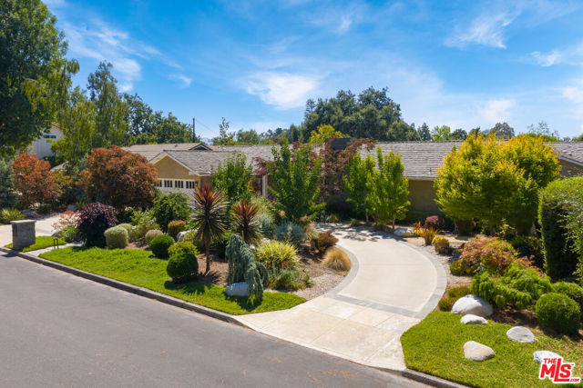 1009 Jeannette Avenue, Thousand Oaks CA: https://media.crmls.org/mediaz/0d480f8f-b6b4-4d6c-af16-4eaafd027825.jpg