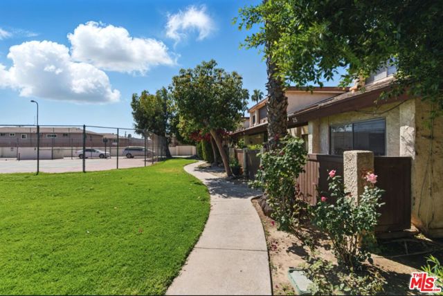 8333 Columbus Avenue, North Hills CA: https://media.crmls.org/mediaz/0d4892ba-3ce3-4676-b131-0a4ea8393794.jpg