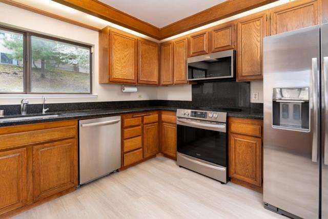 6 Sorrel Lane, San Carlos CA: https://media.crmls.org/mediaz/0d492b07-62d4-4f8e-acd3-b5028bcf575c.jpg
