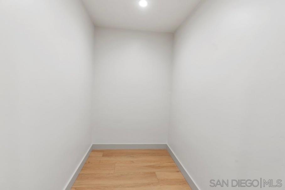 https://media.crmls.org/mediaz/0d49c007-6a57-4e13-81cf-3c309e97ffd5.jpg?preset=X-Large