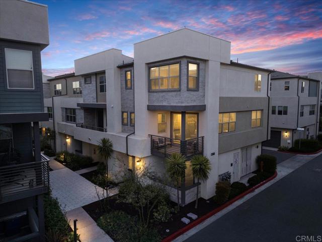 Detail Gallery Image 2 of 55 For 1840 Mint #6,  Chula Vista,  CA 91915 - 4 Beds | 3 Baths