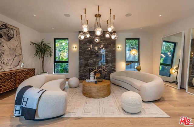 Image 2 of 24 For 1271 Sunset Plaza Drive