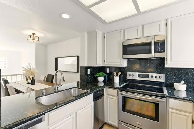 830 Portwalk Place, Redwood City CA: https://media.crmls.org/mediaz/0d4bbffe-fd57-4498-be93-69f750d1248d.jpg