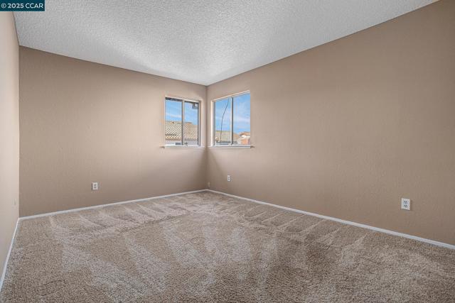 2921 19Th St, San Pablo CA: https://media.crmls.org/mediaz/0d4bc3dc-75ee-4063-971b-47d2aa56c463.jpg