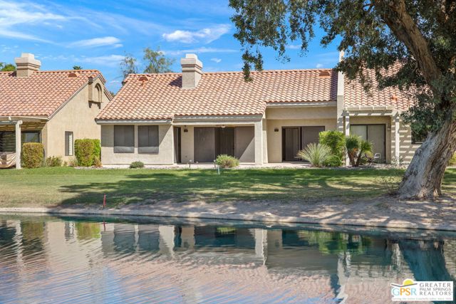41387 Princeville Lane, Palm Desert CA: https://media.crmls.org/mediaz/0d4c4219-65a8-48c0-a4d1-371635a1f8d4.jpg