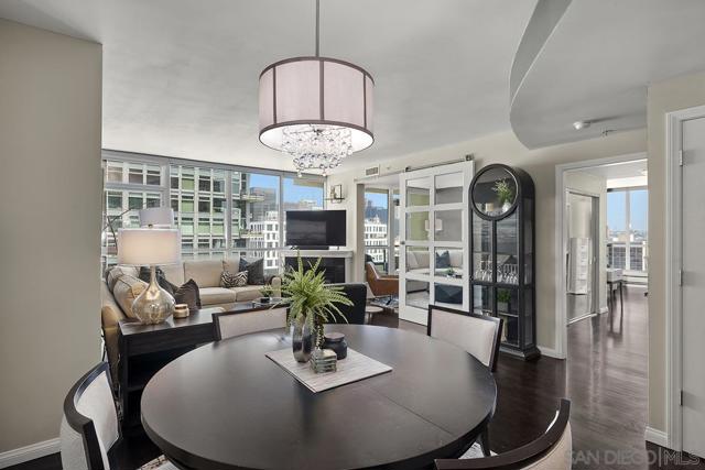 555 Front St, San Diego CA: https://media.crmls.org/mediaz/0d4cd985-b911-4194-951a-bf838f6257c4.jpg
