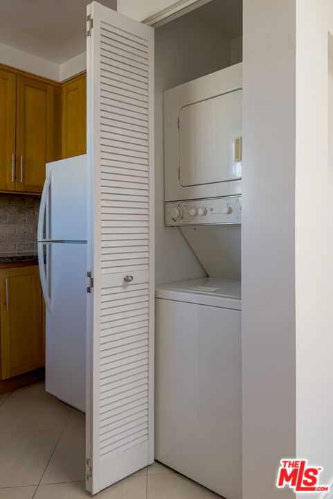 1144 10th Street, Santa Monica CA: https://media.crmls.org/mediaz/0d4cda5b-b7eb-4914-8db4-bba7a018233d.jpg